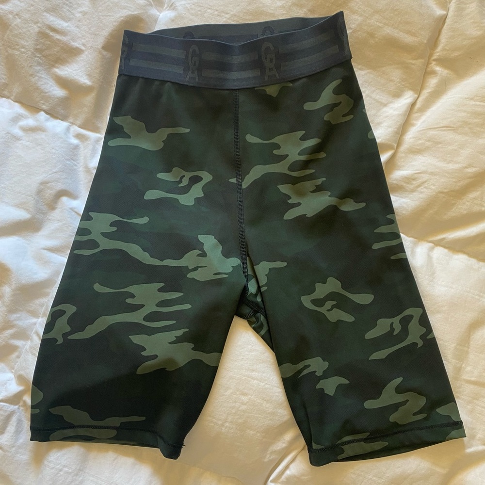 Good American biker shorts .